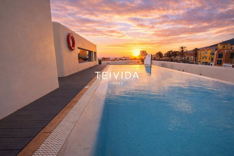 Foto a410ec6e-a154-4ffc-9ee1-7b293e21ee3b. Pis amb calefacció piscina a Casco Urbano Adeje