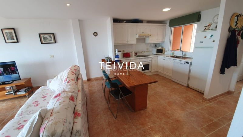Foto c8a79cf3-090c-483e-a6cc-151ad0e63e16. Casa adossada amb aparcament piscina a Torviscas Centro y Alto Adeje