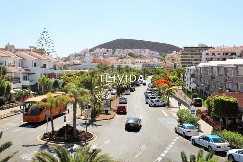 Foto d18409d5-f428-4daa-9026-f31b2fcc14b9. Pis amb piscina a Los Cristianos Arona