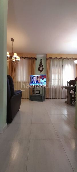 Foto 5d940343-f67f-4828-9d1c-44b3b6e7ec27. Casa amb aparcament a Las Rosas Arona