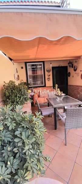 Foto 7722feb9-c522-4027-99f7-39e048c2cad8. Casa amb aparcament a Las Rosas Arona