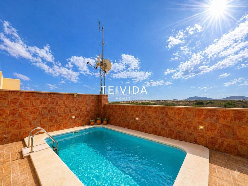 Foto b6f01b54-313e-449c-9cf4-3a942a301647. Casa amb aparcament piscina a Las Rosas Arona