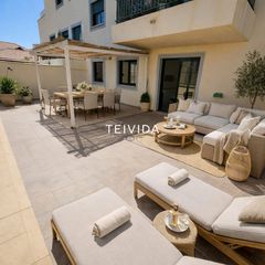 Flat  Calle la fol�a. Piso con gran terraza privada, garaje y piscina comunitaria en l