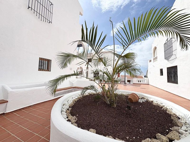 Foto a5c294ac-5a45-4f01-b1ca-13df0f1b79a2. Pis amb piscina a Los Cristianos Arona