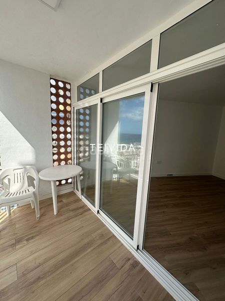 Foto e7b203aa-fb93-4637-bbaf-25a4f1ca51e2. Etagenwohnung mit pool in Playa de las Américas Arona