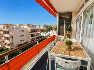 Etagenwohnung  Avenida richard j. yeoward. Piso luminoso con plaza de garaje y sol�rium con vistas al mar e