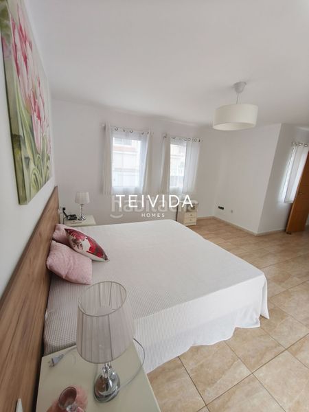 Foto 130c9aea-9b34-4615-ba2c-680edeb1f725. Casa adossada a Playa Fañabé Alto Adeje