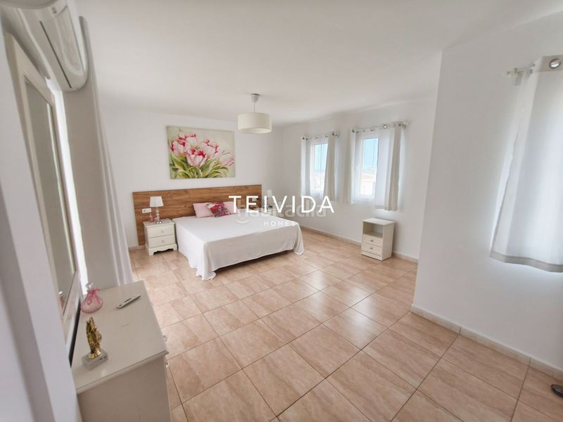 Foto 925edeca-289b-4451-a5e9-9156b56d6825. Casa adossada a Playa Fañabé Alto Adeje
