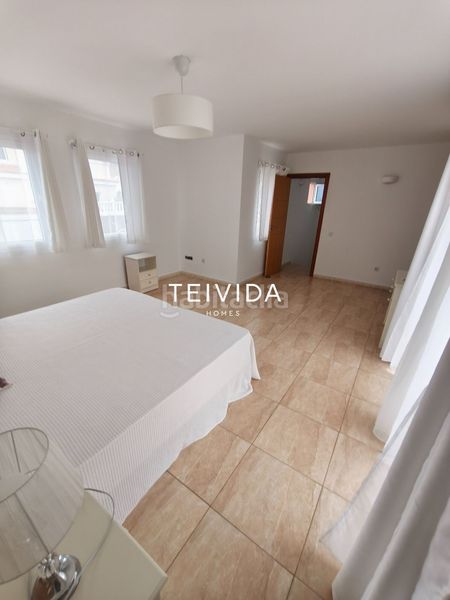 Foto b7622e10-21ef-45cb-a6d5-4f4b7f06142d. Casa adossada a Playa Fañabé Alto Adeje