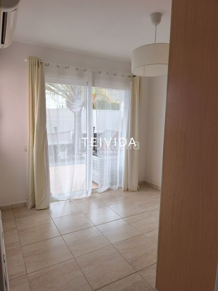 Foto c1faf153-8a76-4ad1-ba58-7cac9dc598f6. Casa adossada a Playa Fañabé Alto Adeje