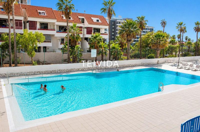 Foto f3180a48-ee84-4f91-8663-d6f75326bb3f. Lloguer pis amb piscina a Playa de las Américas Arona