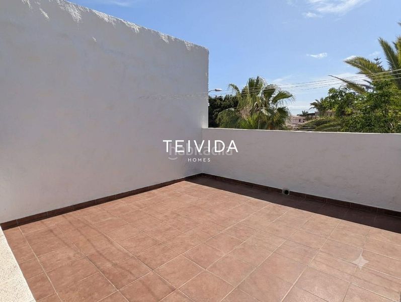 Foto d3ace98e-eff4-46c1-9036-0c0dc2986574. Casa adossada amb piscina a Costa del Silencio Arona