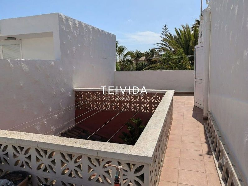 Foto dd66a68a-9c05-46ef-b8e3-2b87febd3d33. Casa adossada amb piscina a Costa del Silencio Arona