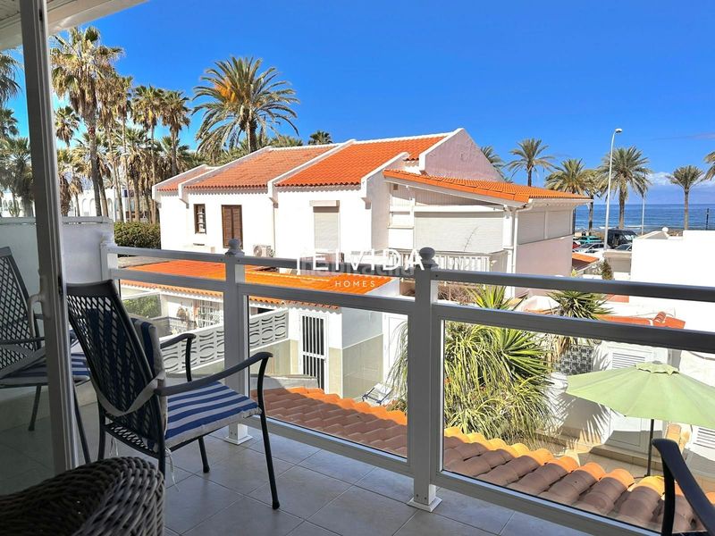 Foto c5d855e0-5c6e-4b27-9bc1-a02582652c73. Casa adossada amb piscina a Playa de las Américas Arona
