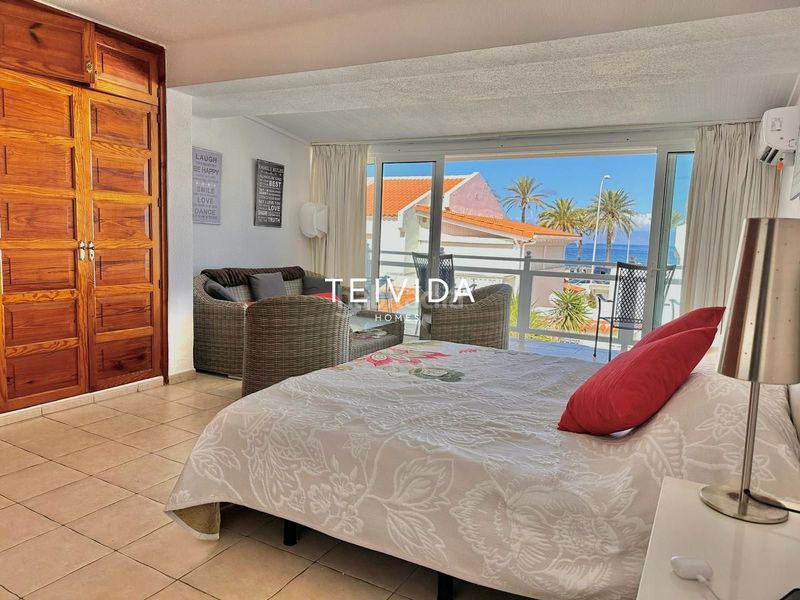 Foto c881a2ca-4904-415c-aa78-e3b391b816a2. Casa adossada amb piscina a Playa de las Américas Arona