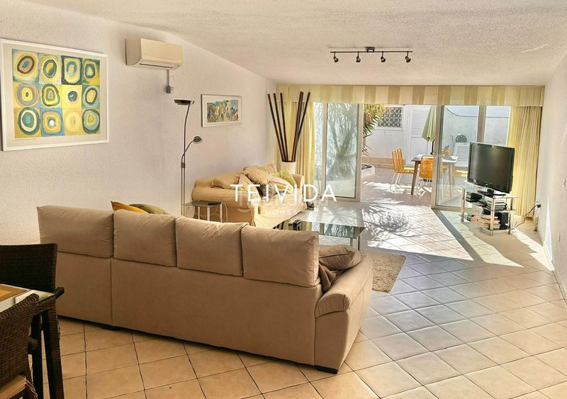 Foto eaa97597-936e-4759-966e-5d3cda1d0aa3. Casa adossada amb piscina a Playa de las Américas Arona
