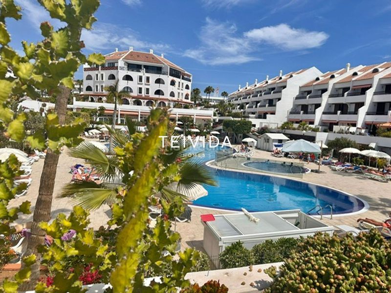 Foto f46358df-f886-48cd-af4f-b04a783b942d. Casa adossada amb piscina a Playa de las Américas Arona