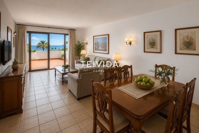 Foto a0f0694e-8baa-43f8-adef-bbde40635381. Casa amb piscina a Los Cristianos Arona