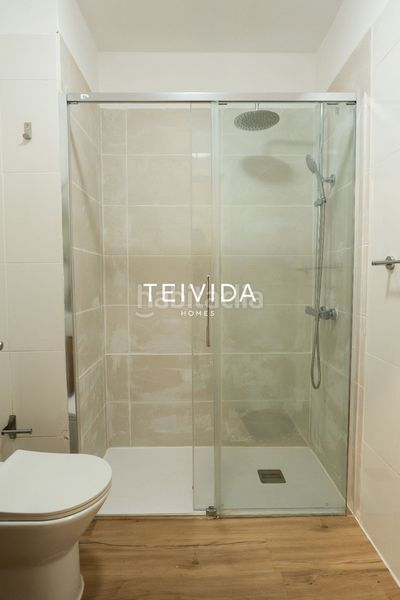 Foto b64603eb-0bd4-4b0b-b67f-4f82b5253da9. Pis amb aparcament piscina a Los Cristianos Arona