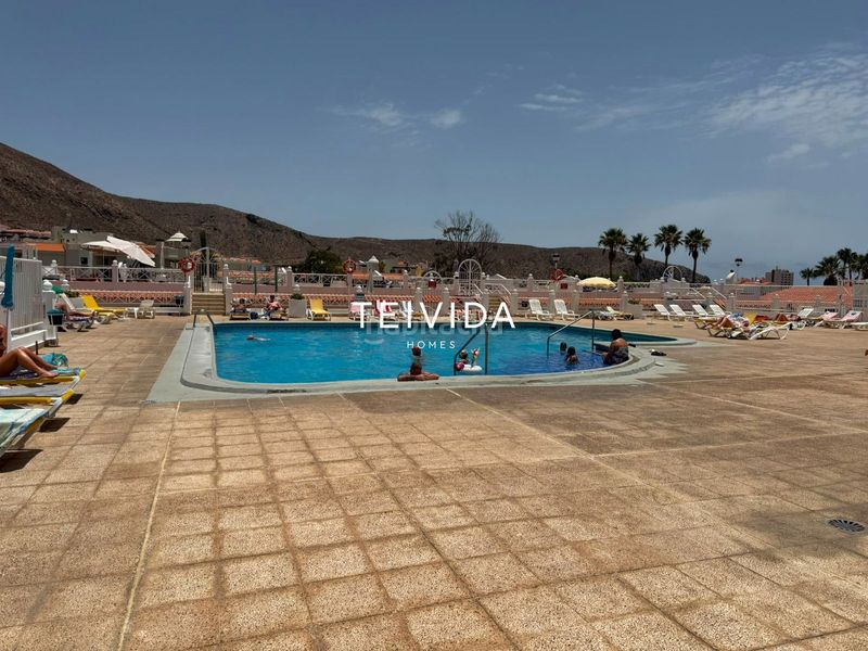 Foto 26aaf15c-8d59-4230-9cb9-28e6d308b5d6. Pis amb piscina a Los Cristianos Arona