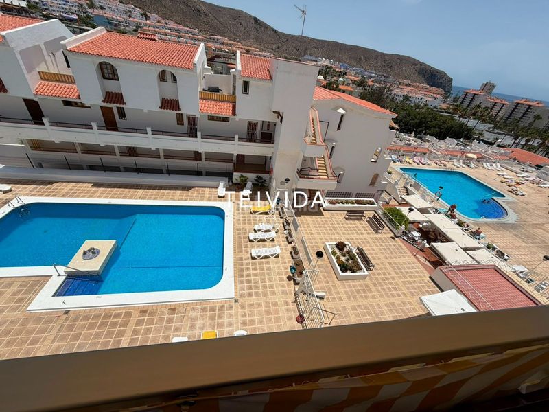 Foto c10064e0-c0df-44fa-89e6-c19af0381266. Pis amb piscina a Los Cristianos Arona