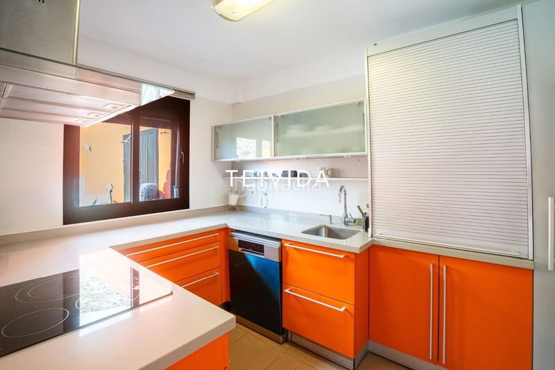 Foto 571b0487-ac40-48e4-9743-54c12b403f9f. Rent flat with parking pool in Playa Fañabé Alto Adeje