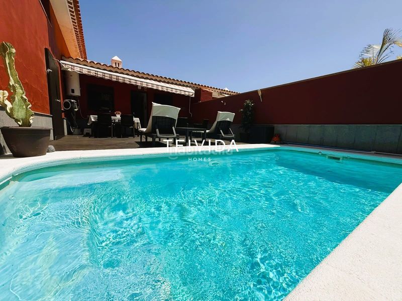 Foto aef1f9dd-8e39-4f5a-ac64-0dc285417e1c. Rent flat with parking pool in Playa Fañabé Alto Adeje