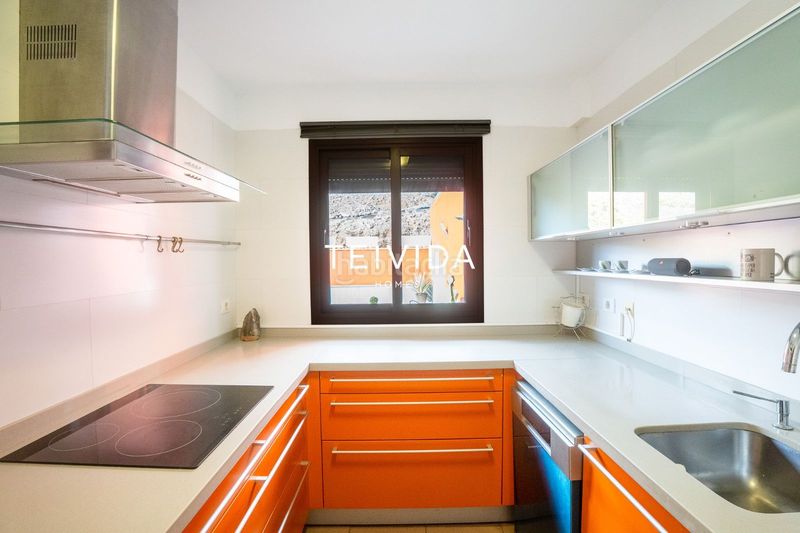 Foto af3339a6-837a-48c5-9850-a84f0b1170c2. Rent flat with parking pool in Playa Fañabé Alto Adeje