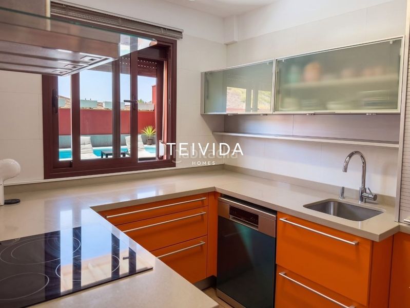 Foto b55f8e10-466b-4c04-8599-99980d204e22. Rent flat with parking pool in Playa Fañabé Alto Adeje