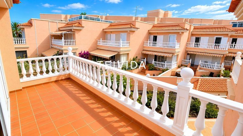 Foto 86be99cb-c887-4635-a6c2-93612650d5f6. Casa adossada amb aparcament piscina a Costa del Silencio Arona
