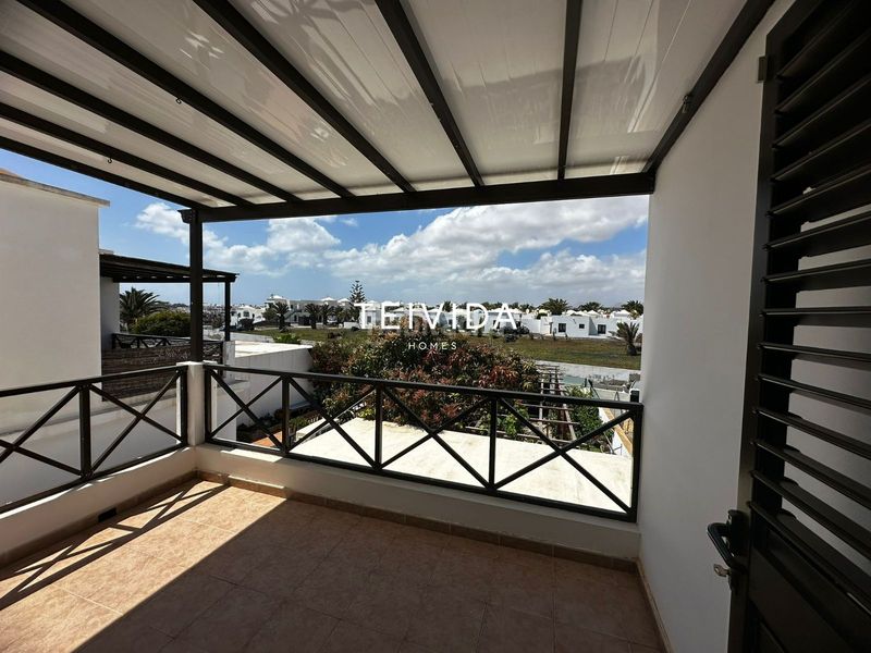 Foto 938bd5e3-4e0d-4d90-a936-9af96d9e0d7b. Casa a schiera con parcheggio in costa Teguise Teguise