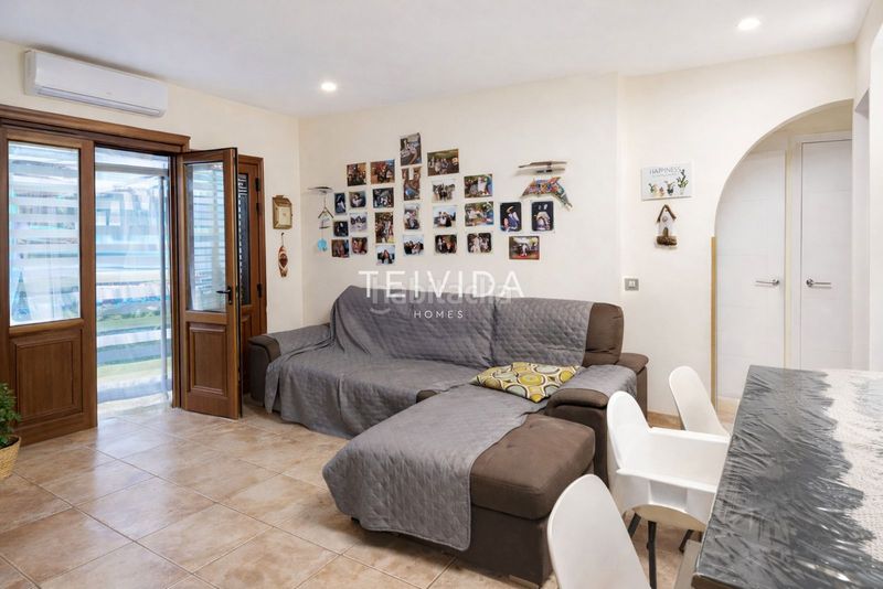 Foto c1488384-77fc-4efb-857b-99d6e8c85b04. Casa adossada a Costa del Silencio Arona