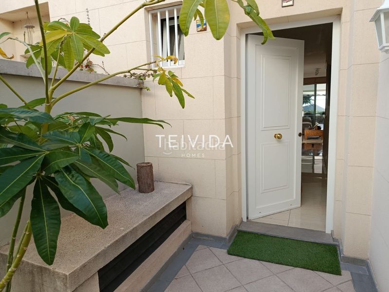 Foto 932d6604-c330-485c-8880-d19dd33677cd. Casa adossada amb aparcament a Chayofa Arona