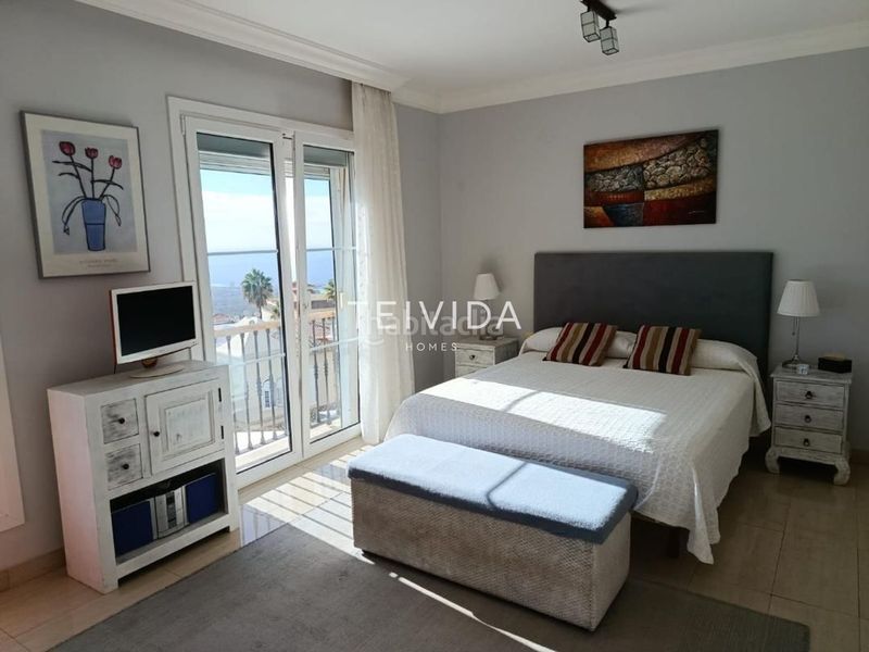 Foto b8e0a7a1-faef-4441-b507-d4167db698c0. Casa adossada amb aparcament a Chayofa Arona