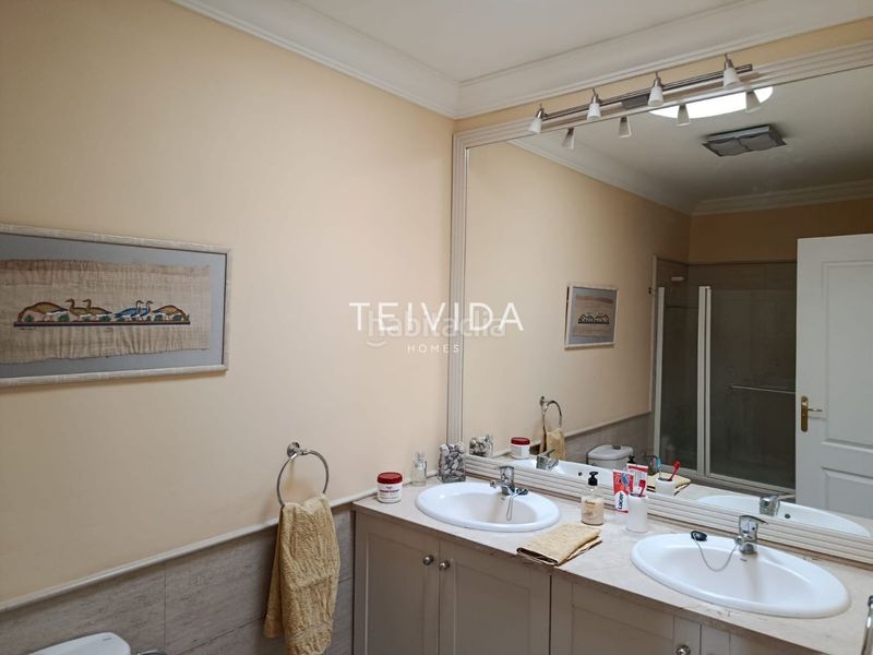 Foto e47e9151-a1e6-44d3-8cf4-fb549959de0d. Casa adossada amb aparcament a Chayofa Arona
