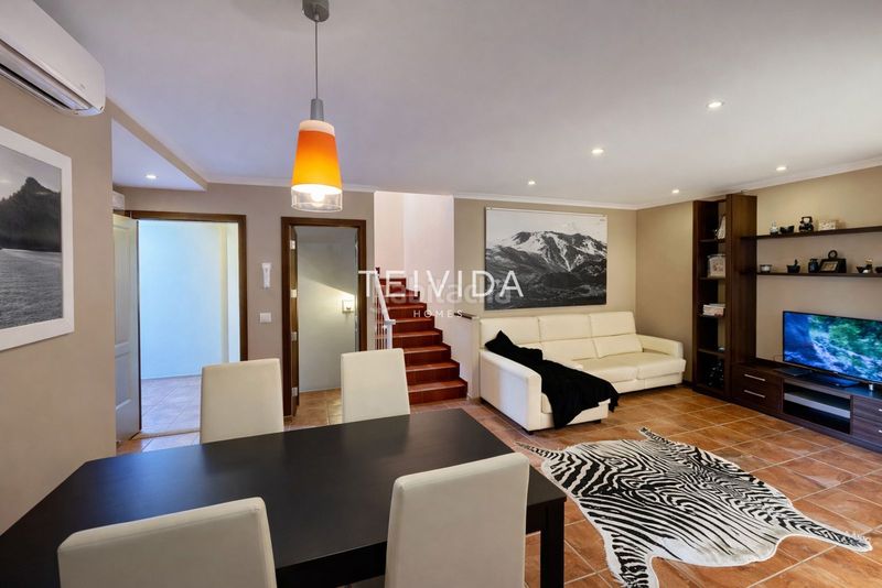 Foto b59d28de-abc9-4e4e-b832-8ff3b9938c39. Casa adossada amb aparcament piscina a Los Abrigos Granadilla de Abona