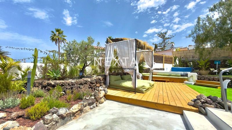 Foto 868f5fe1-162c-42e3-891a-9fb437d682bc. Casa amb aparcament piscina a Chayofa Arona