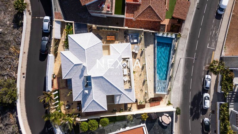 Foto 0584ff5d-91c3-4c68-8fd9-aec686c04997. Casa amb aparcament piscina a San Eugenio Alto Adeje