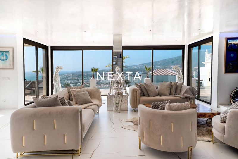 Foto 11868aa5-e404-4194-8d97-a78f5e45cf5c. Casa amb aparcament piscina a San Eugenio Alto Adeje