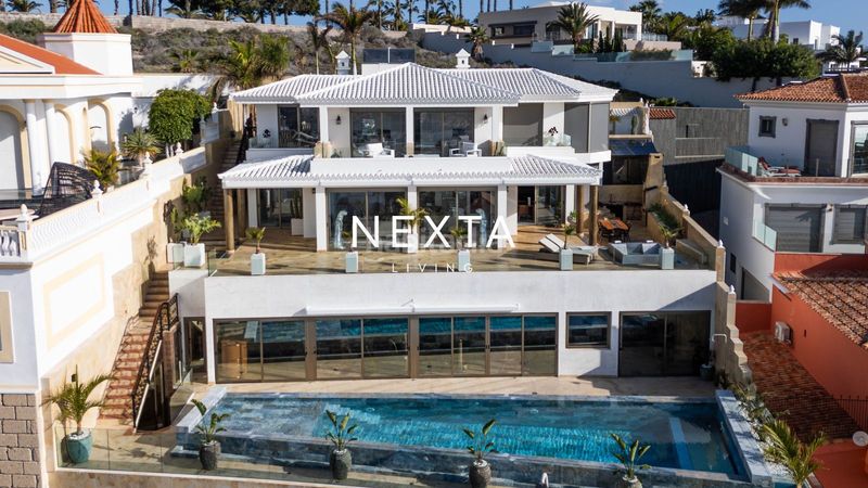 Foto 57fb8a2f-52b9-4757-a56a-ceabba19efc4. Casa amb aparcament piscina a San Eugenio Alto Adeje