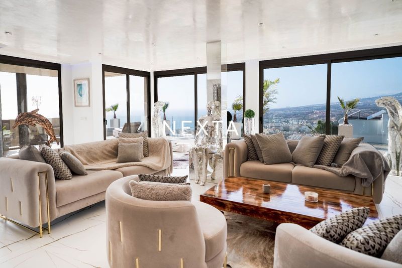 Foto ac373761-0d30-46a2-a99a-d7c6fb5149a7. Casa amb aparcament piscina a San Eugenio Alto Adeje