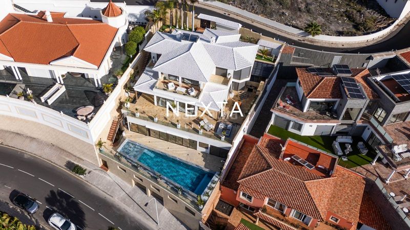 Foto bc1a70a9-360b-46ff-9ef4-e6b2c929a95f. Casa amb aparcament piscina a San Eugenio Alto Adeje