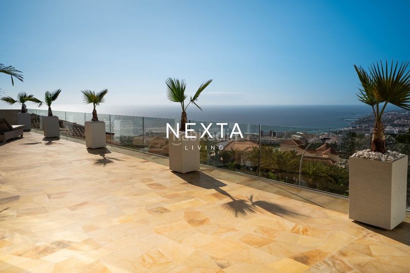 Foto dda0d196-2a92-480c-a46f-2a754b956a54. Casa amb aparcament piscina a San Eugenio Alto Adeje