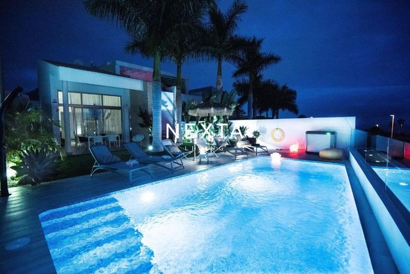 Foto 388625ca-a6fd-4448-899f-67180cacdbbb. Casa amb aparcament piscina a La Caleta Adeje