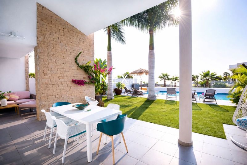 Foto 7c84f66f-b3f0-413b-a9c2-53cf98fcd190. Casa amb aparcament piscina a La Caleta Adeje