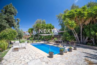 Casa  Calle marinella. Villa independiente con piscina en finca de 6.945 m en arona pue