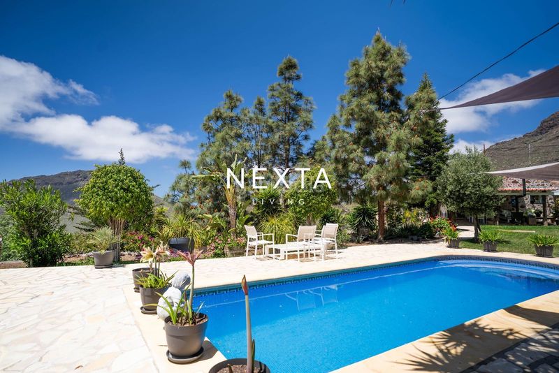 Foto c96603db-5273-464c-a277-8822bbc12a1e. Casa amb piscina a Arona pueblo Arona