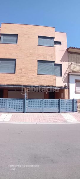 Foto 1c4e3a1a-7126-410e-a4a6-886d48a9836e. Location duplex avec chauffage parking dans Fuentes de Ebro