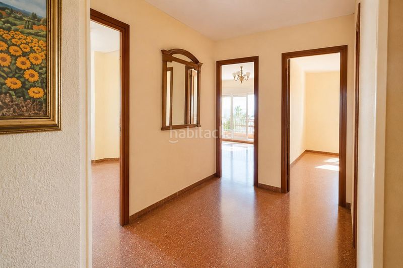 Foto 37af15a8-7e8a-4e3a-be9b-39baef73072a. Pis a calle puerta del mar 3a a El Tomillar Torre del Mar
