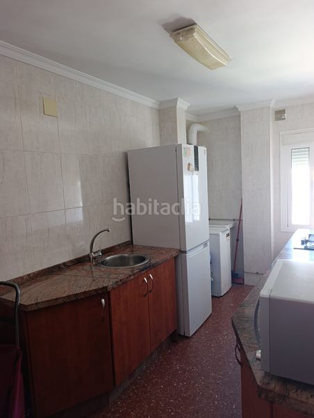 Foto a7b83deb-a3d8-4c20-bfb6-3ad731f74b2f. Pis a calle puerta del mar 3a a El Tomillar Torre del Mar